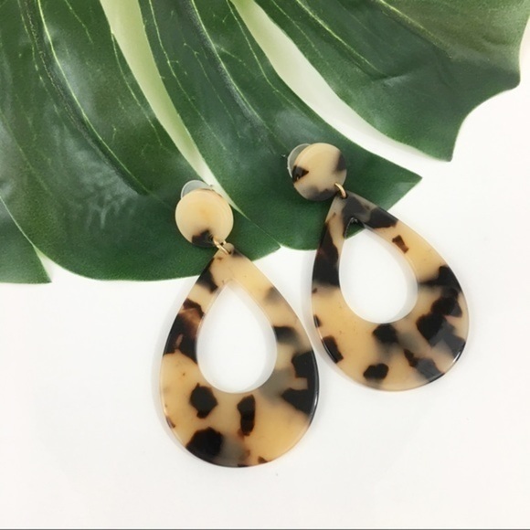 closet karma Jewelry - Amelia Earrings